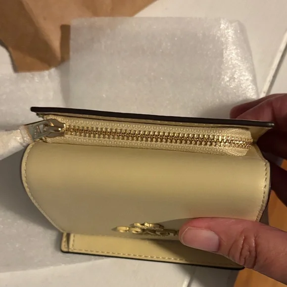 Coach Micro Women's Wallet in Color Moonlight - Picture 6 of 8